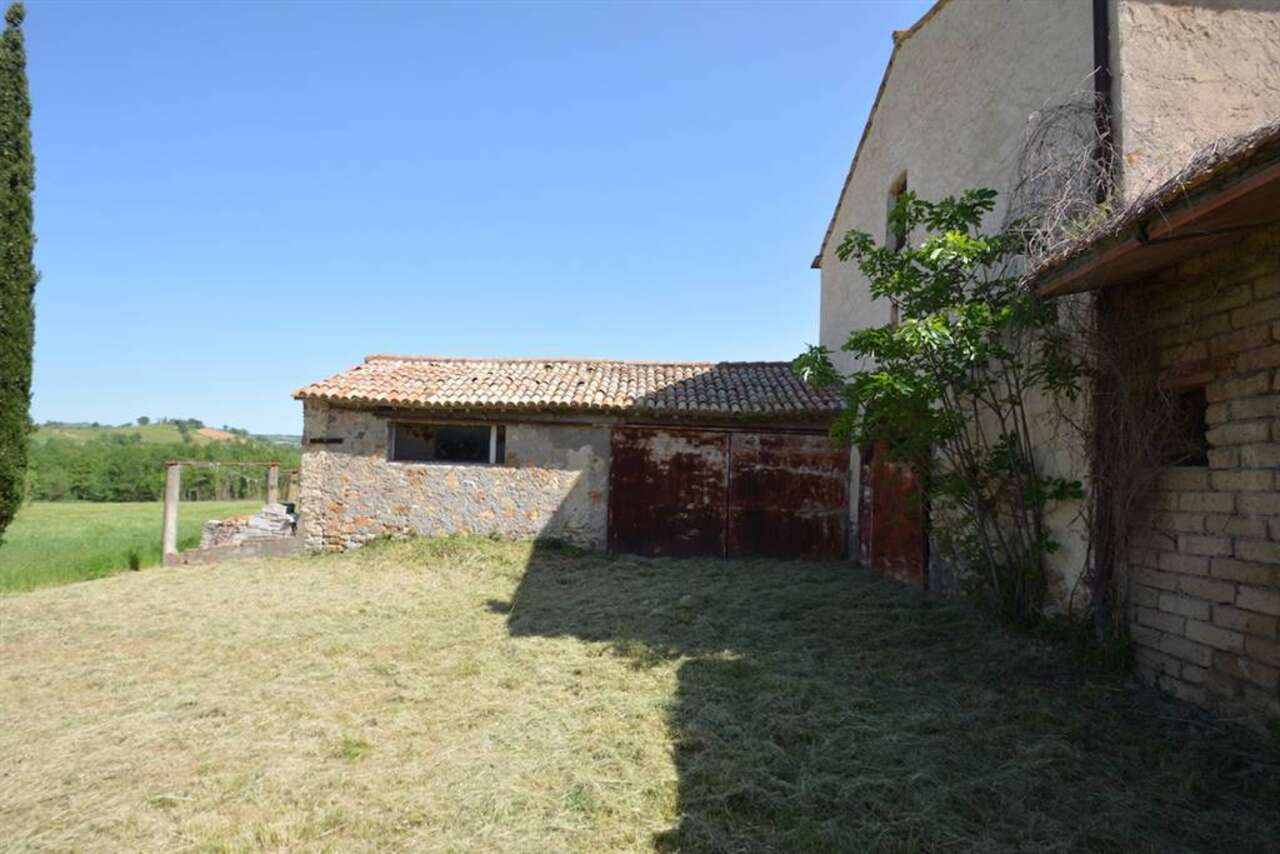 A JEWEL AMONG THE TUSCAN HILLS