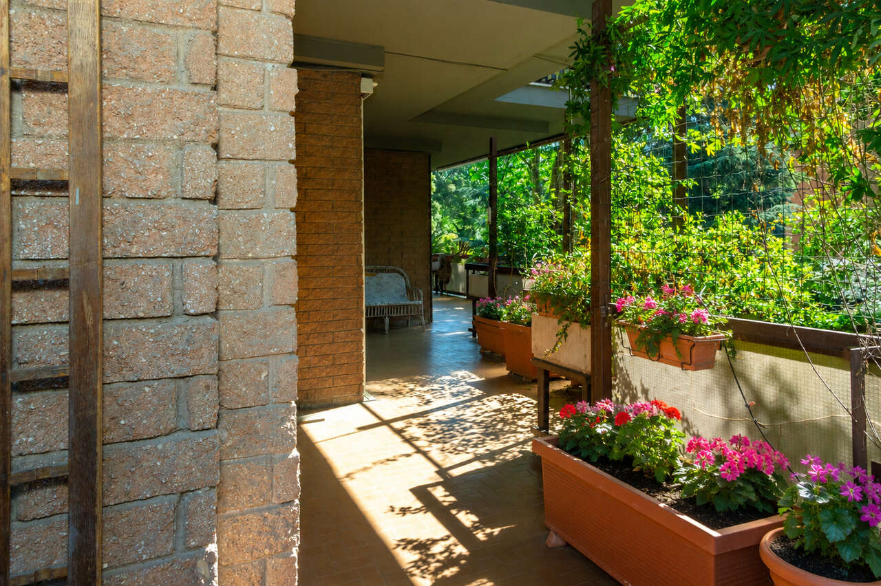 VIGNA CLARA, IN A RESIDENTIAL COMPLEX VIGNA CLARA, IN A RESIDENTIAL COMPLEX