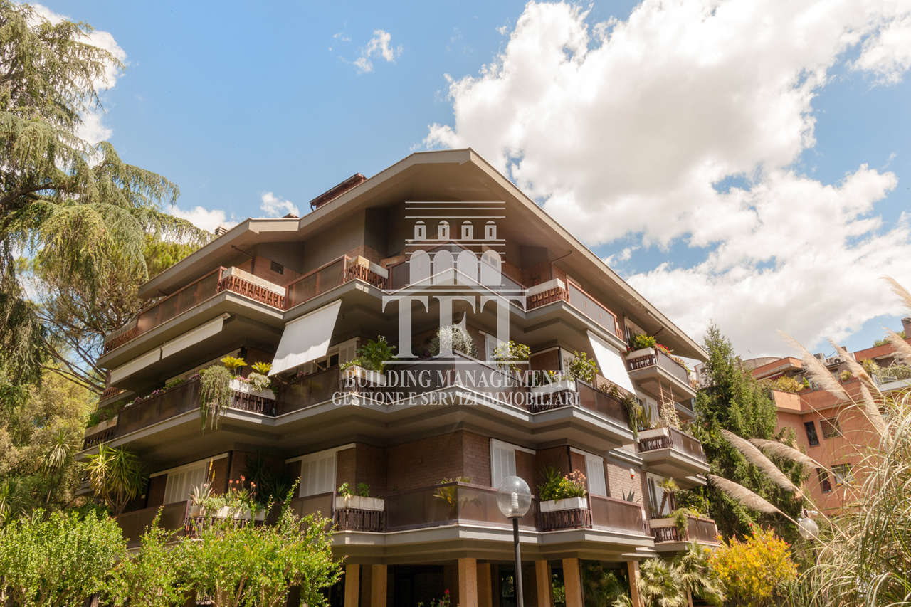 VIGNA CLARA, IN A RESIDENTIAL COMPLEX VIGNA CLARA, IN A RESIDENTIAL COMPLEX