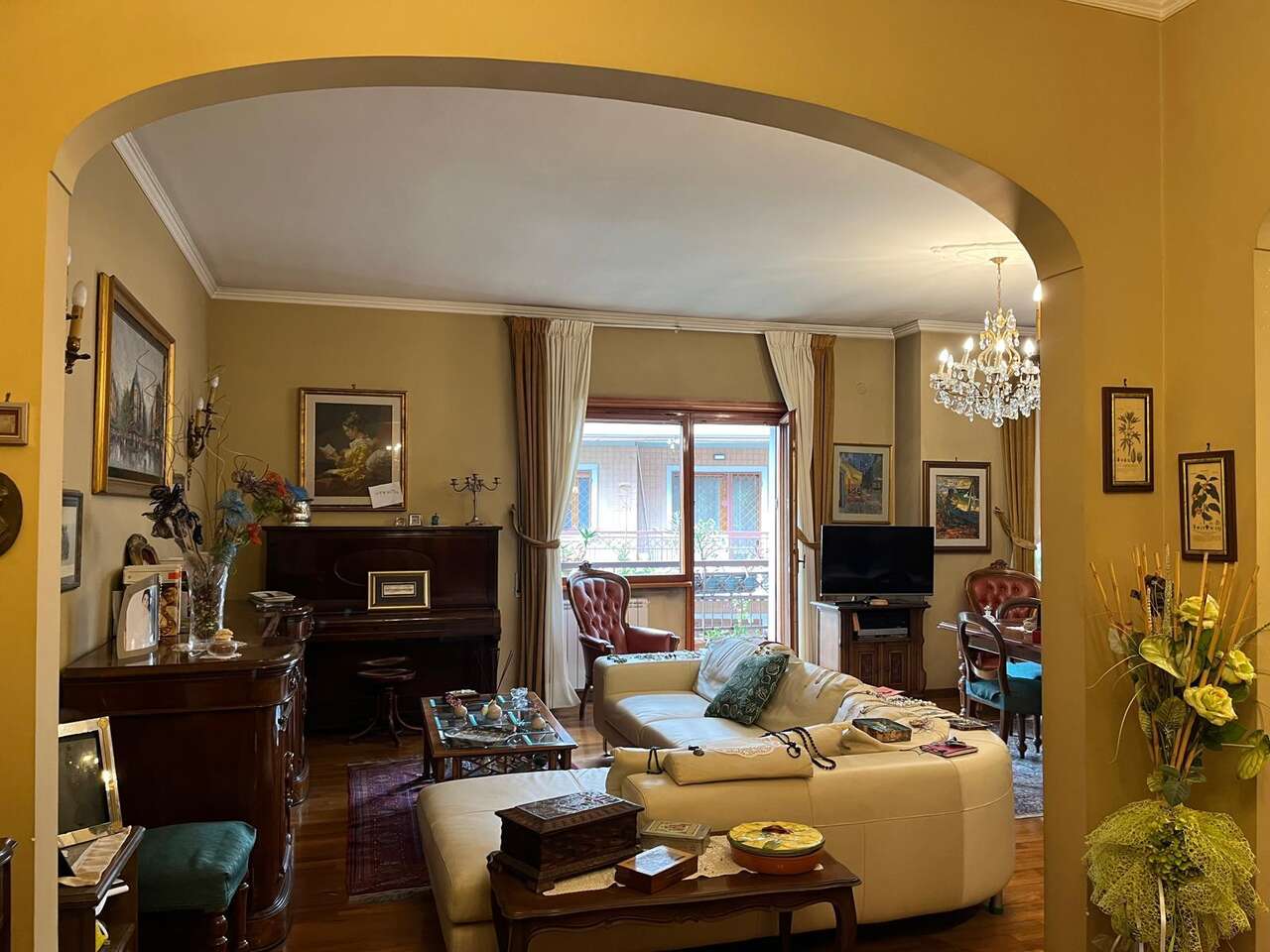 CHARMING THREE ROOM APARTMENT CHARMING THREE ROOM APARTMENT