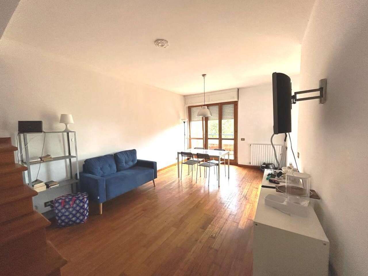 LA STORTA, FOUR-ROOM APARTMENT ON THREE LEVELS LA STORTA, FOUR-ROOM APARTMENT ON THREE LEVELS