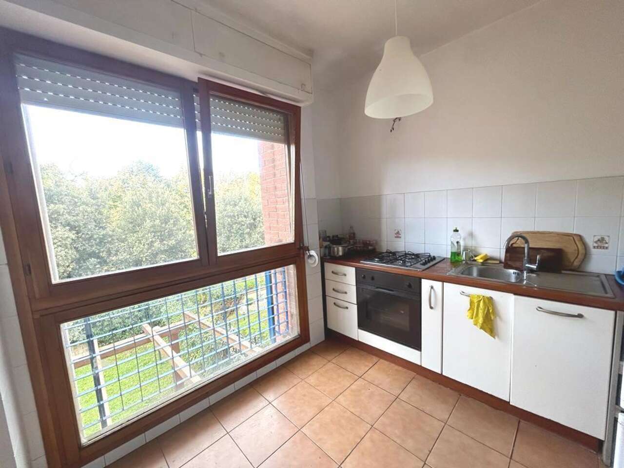 LA STORTA, FOUR-ROOM APARTMENT ON THREE LEVELS LA STORTA, FOUR-ROOM APARTMENT ON THREE LEVELS