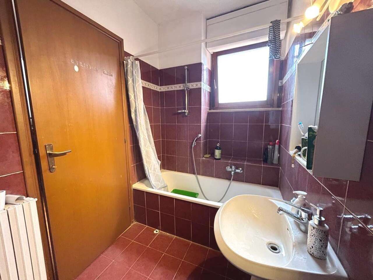 LA STORTA, FOUR-ROOM APARTMENT ON THREE LEVELS LA STORTA, FOUR-ROOM APARTMENT ON THREE LEVELS