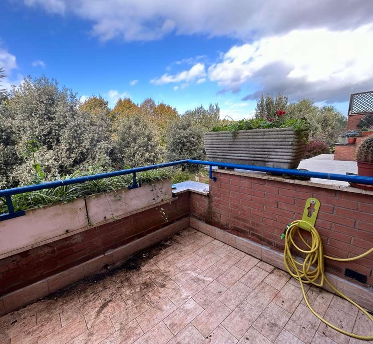 LA STORTA, FOUR-ROOM APARTMENT ON THREE LEVELS LA STORTA, FOUR-ROOM APARTMENT ON THREE LEVELS