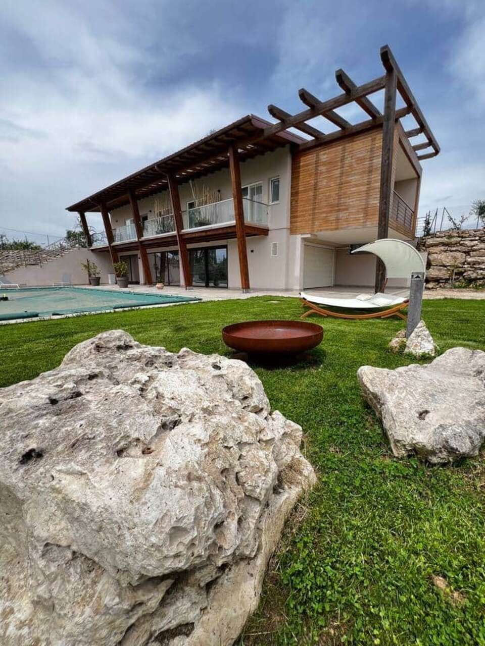 GUESTHOUSE IMMERSA NEL VERDE CON PISCINA