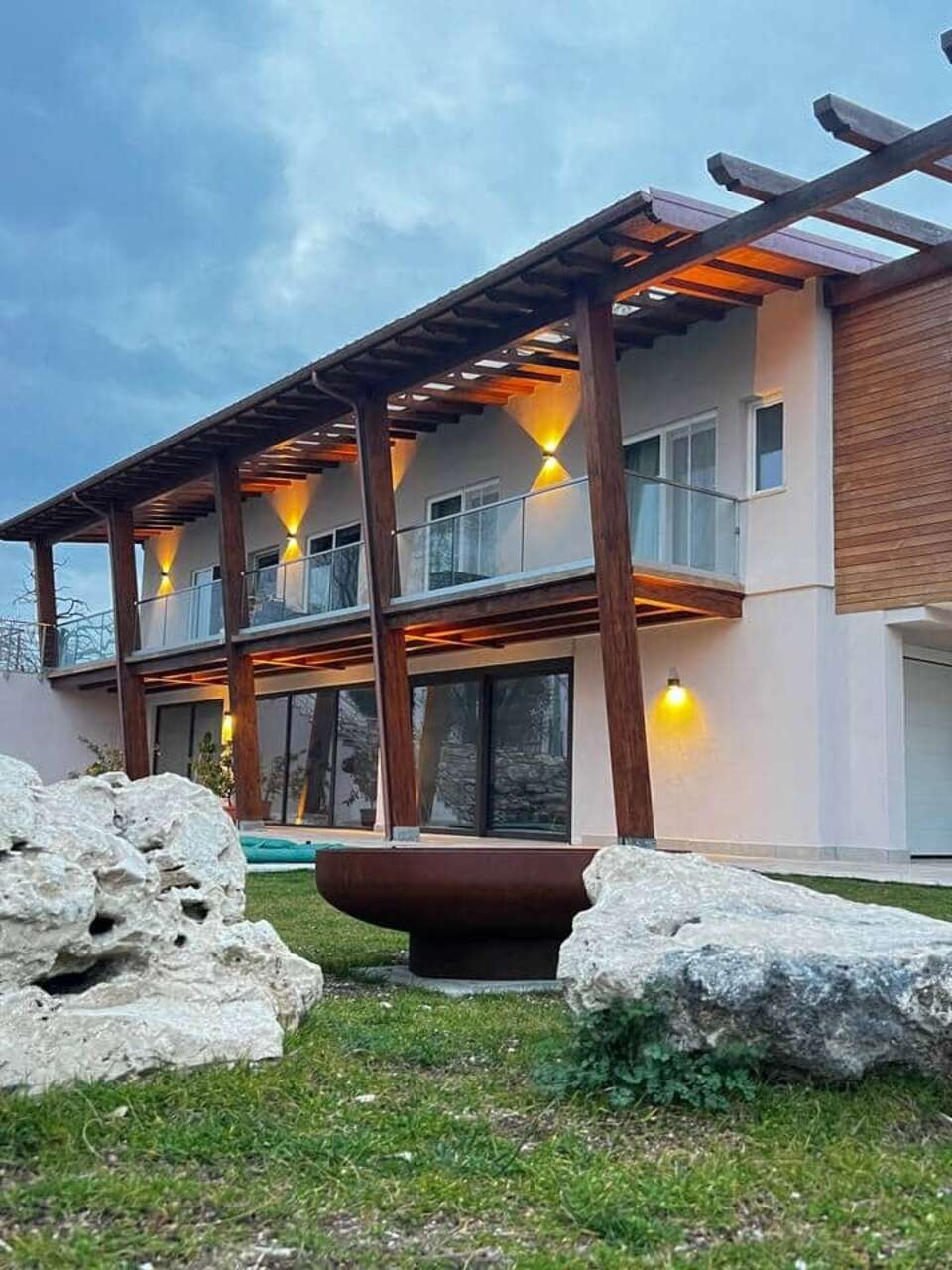 GUESTHOUSE IMMERSA NEL VERDE CON PISCINA