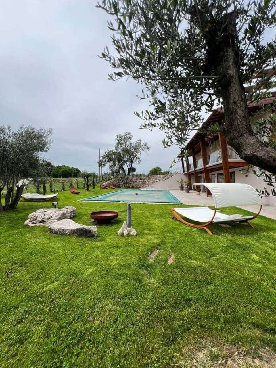 GUESTHOUSE IMMERSA NEL VERDE CON PISCINA