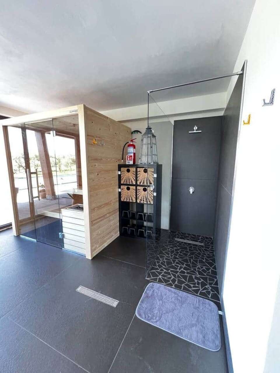 GUESTHOUSE IMMERSA NEL VERDE CON PISCINA