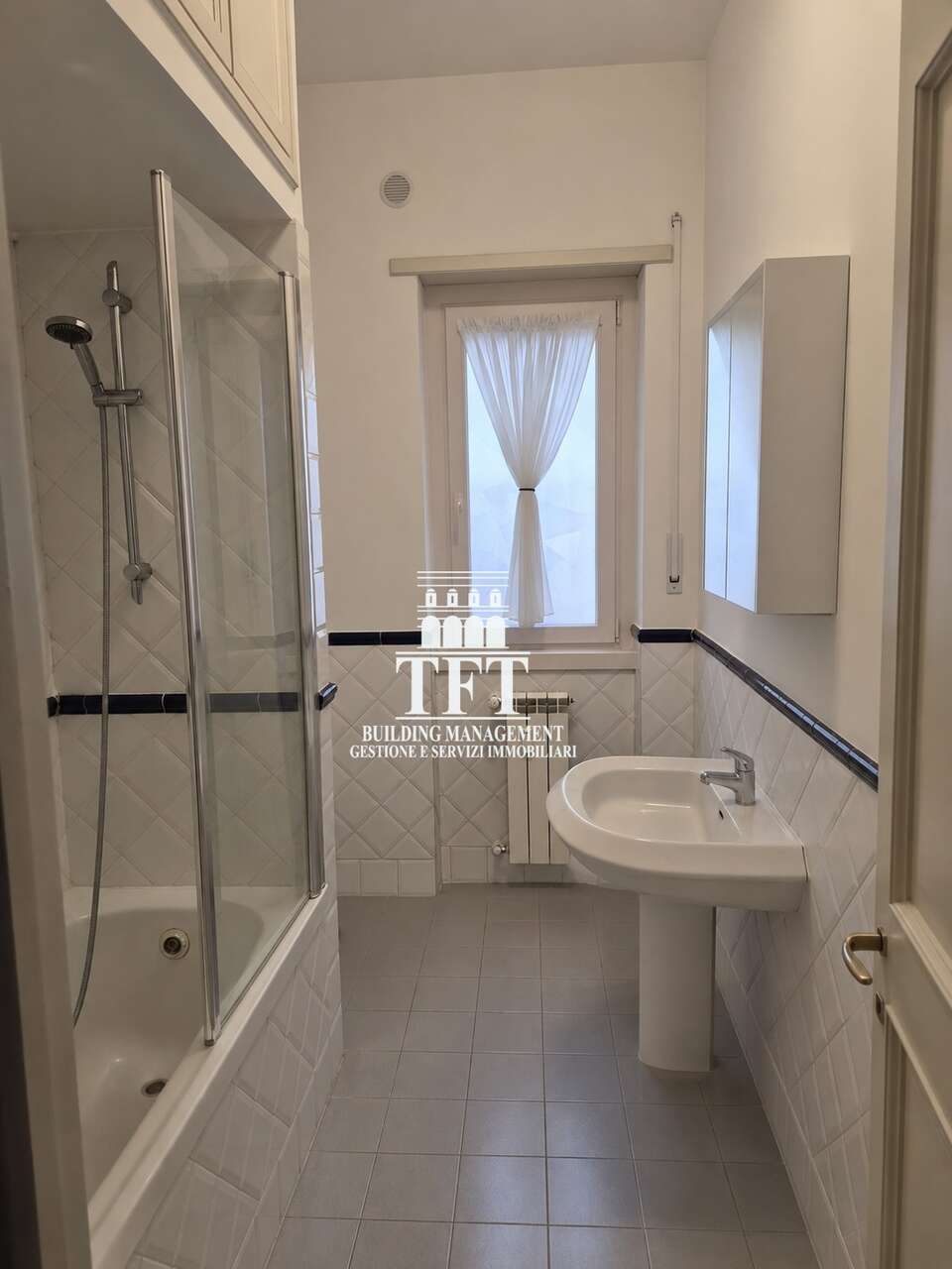 VIGNA CLARA, ELEGANTE APPARTAMENTO
