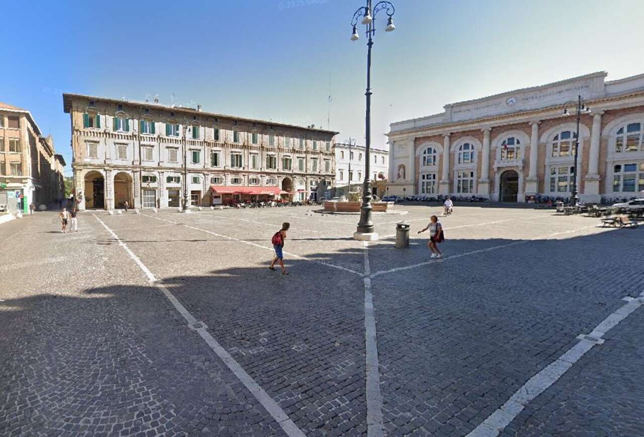 PESARO VENDITA CIELO-TERRA PESARO VENDITA CIELO-TERRA