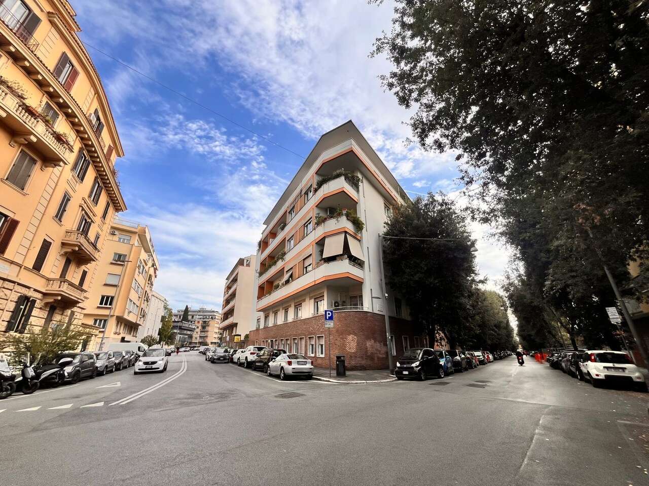 TORLONIA, BRIGHT AND SPACIOUS APARTMENT