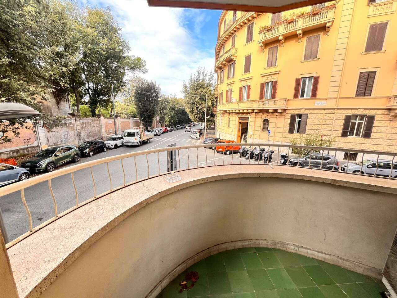 TORLONIA, BRIGHT AND SPACIOUS APARTMENT