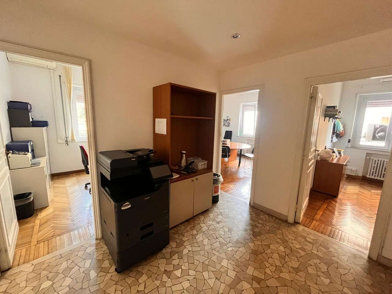 TORLONIA, BRIGHT AND SPACIOUS APARTMENT