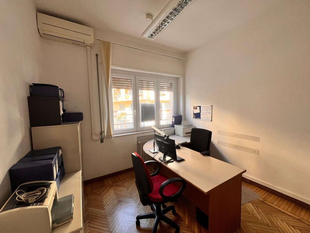 TORLONIA, BRIGHT AND SPACIOUS APARTMENT