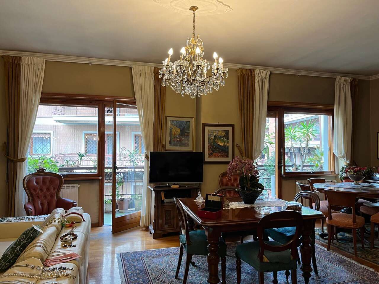 APARTMENT IN A COMPLEX - DIVISIBLE