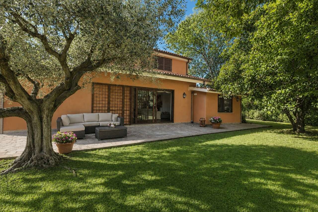 FORMELLO, SEMI-DETACHED VILLA WITH GARDEN FORMELLO, SEMI-DETACHED VILLA WITH GARDEN