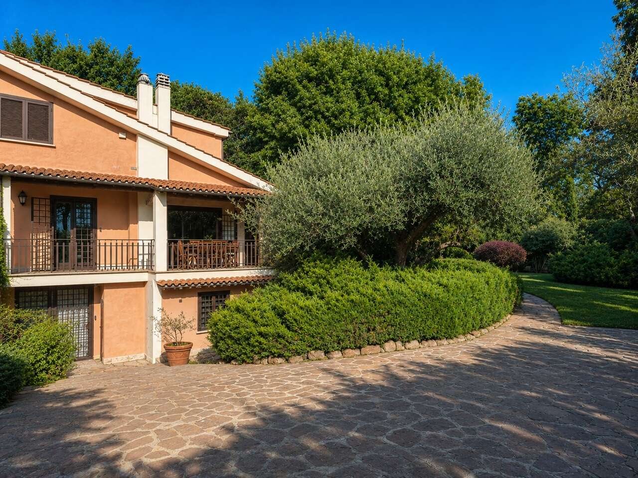 FORMELLO, SEMI-DETACHED VILLA WITH GARDEN FORMELLO, SEMI-DETACHED VILLA WITH GARDEN