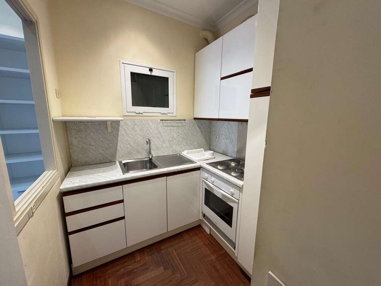 CHARMING APARTMENT IN MONTI PARIOLI CHARMING APARTMENT IN MONTI PARIOLI
