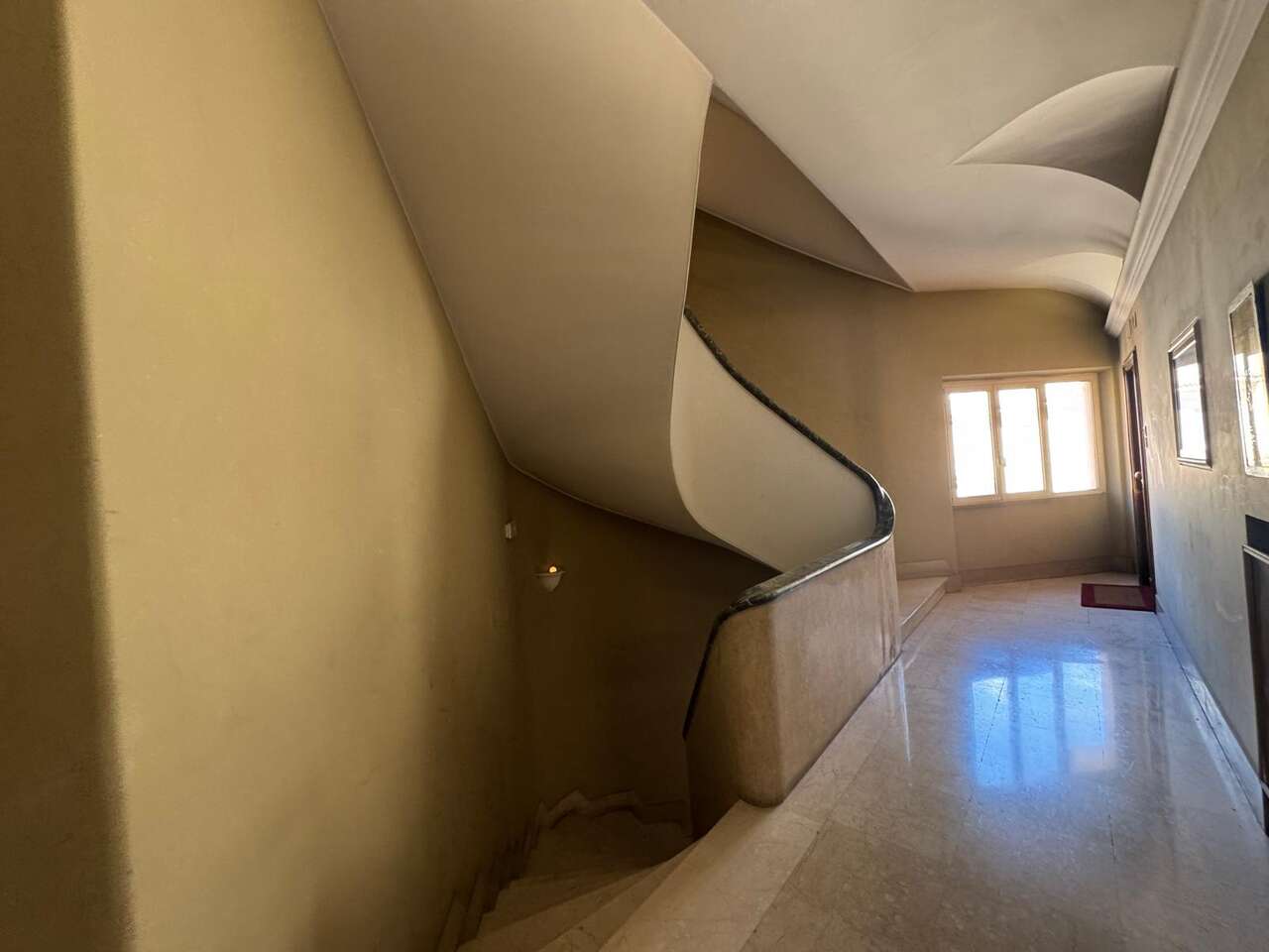 CHARMING APARTMENT IN MONTI PARIOLI CHARMING APARTMENT IN MONTI PARIOLI
