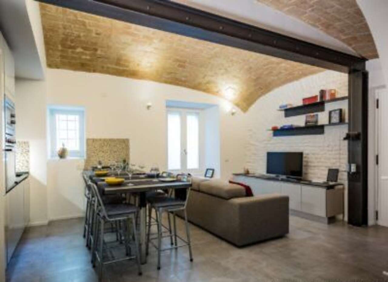 VILLA ALBANI, APPARTAMENTO RISTRUTTURATO VILLA ALBANI, APPARTAMENTO RISTRUTTURATO