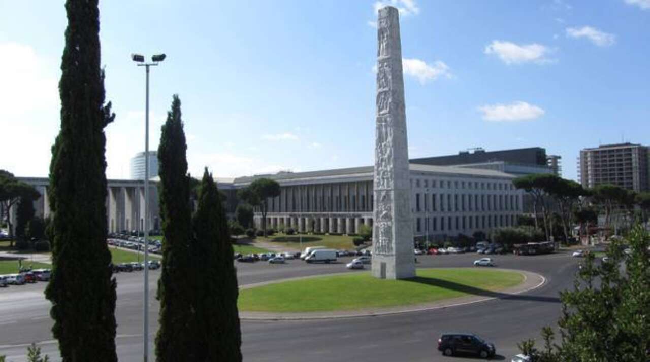EUR VENDITA LOCALE A REDDITO