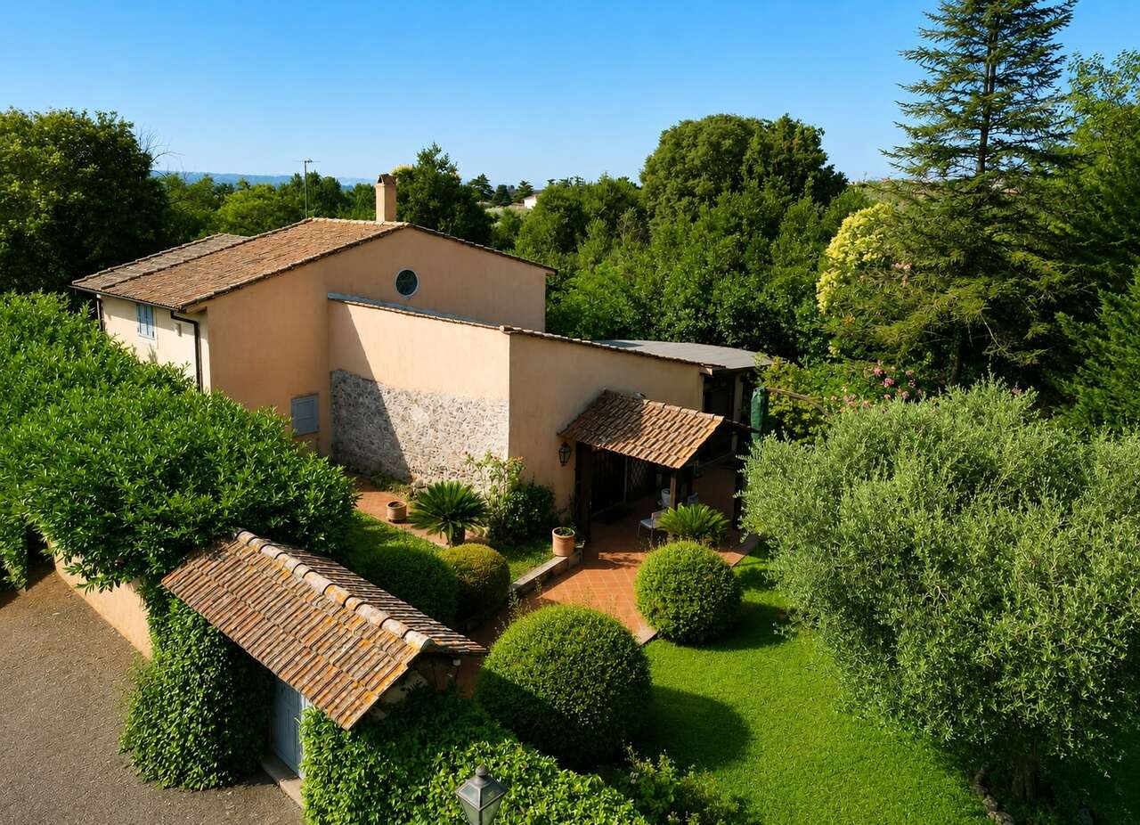 SCORANO, VILLA CON GIARDINO SCORANO, VILLA CON GIARDINO