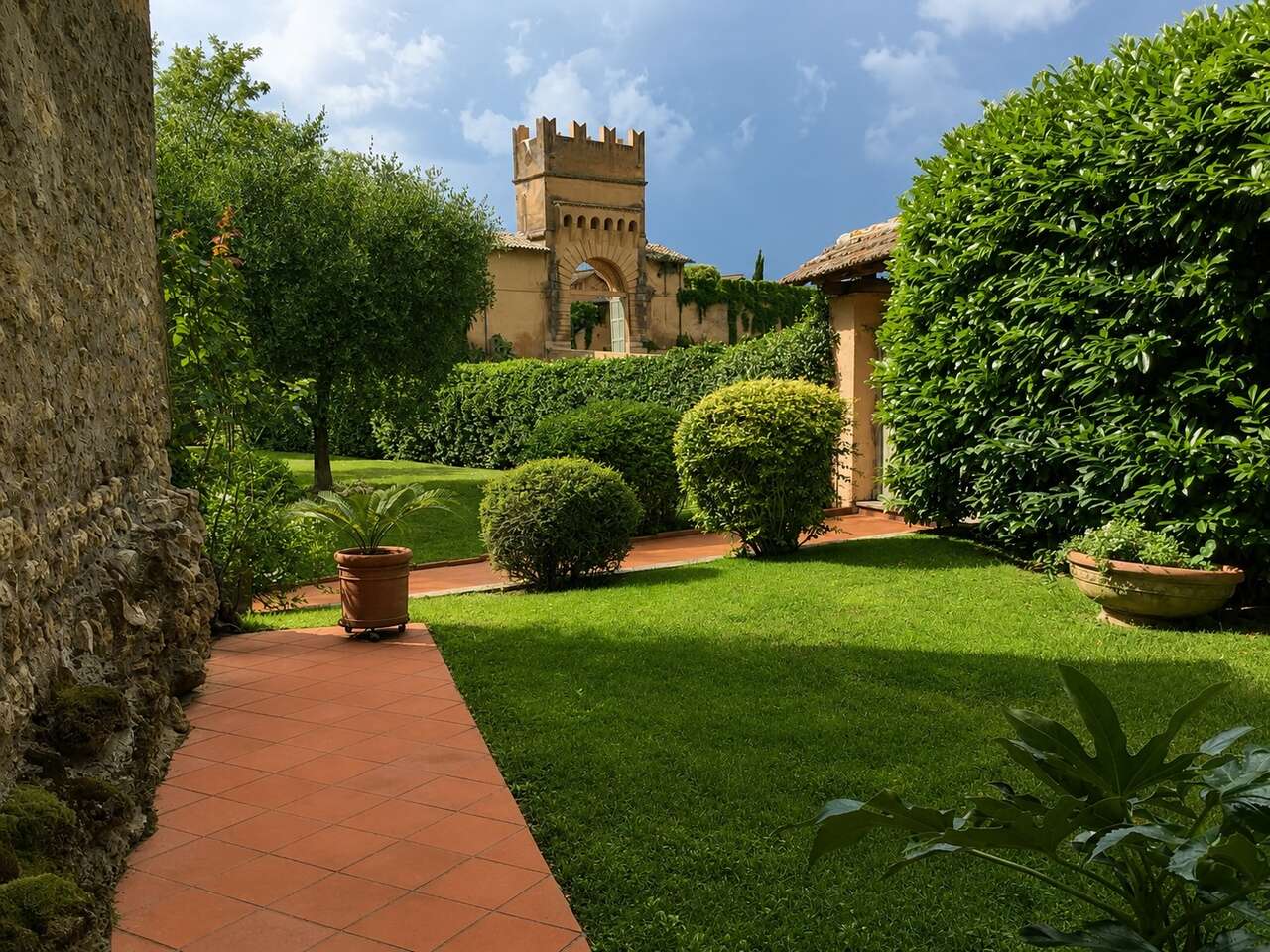SCORANO, VILLA CON GIARDINO SCORANO, VILLA CON GIARDINO