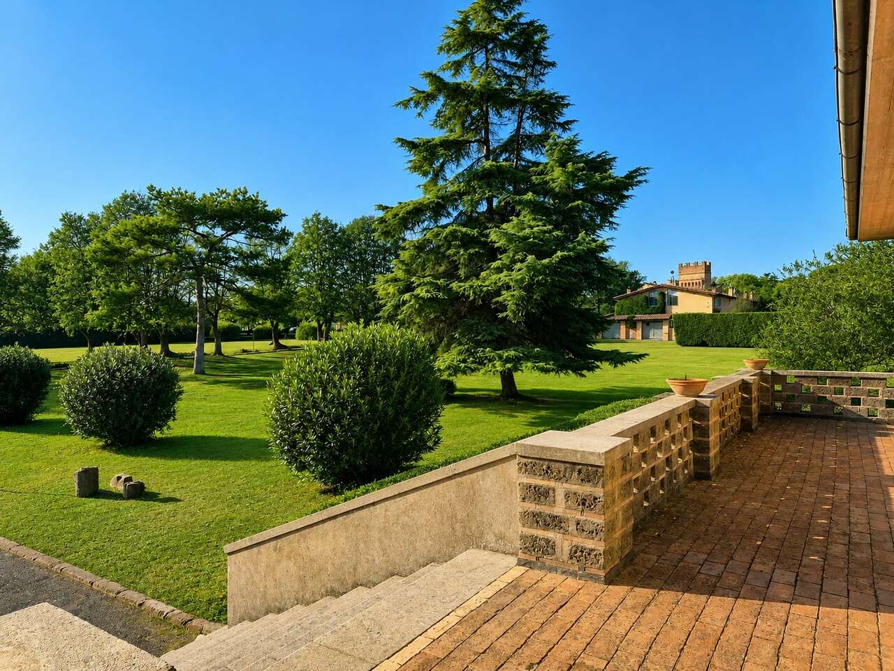 SCORANO, VILLA CON GIARDINO SCORANO, VILLA CON GIARDINO