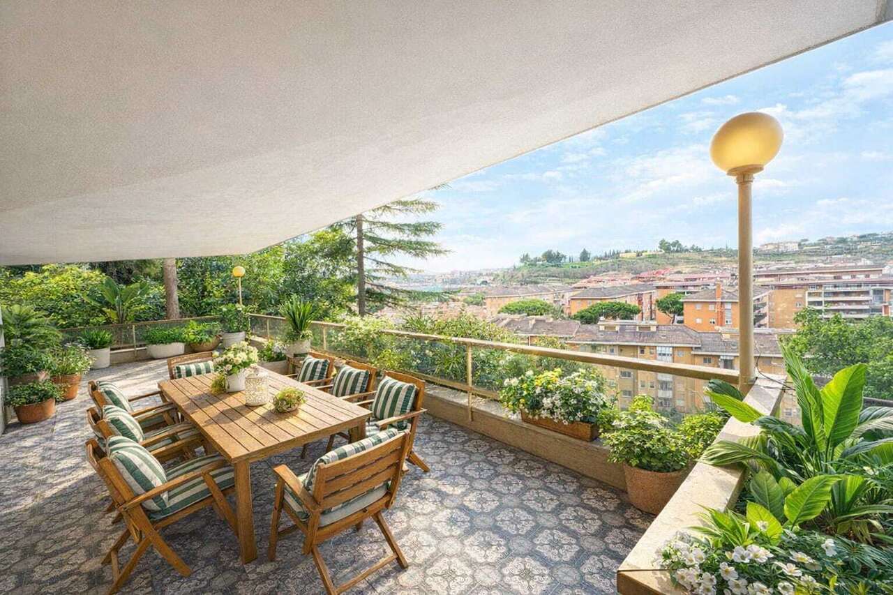 VIALE VATICANO, AMPIO APPARTAMENTO