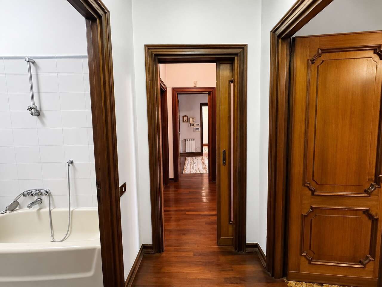 VIALE VATICANO, AMPIO APPARTAMENTO VIALE VATICANO, AMPIO APPARTAMENTO