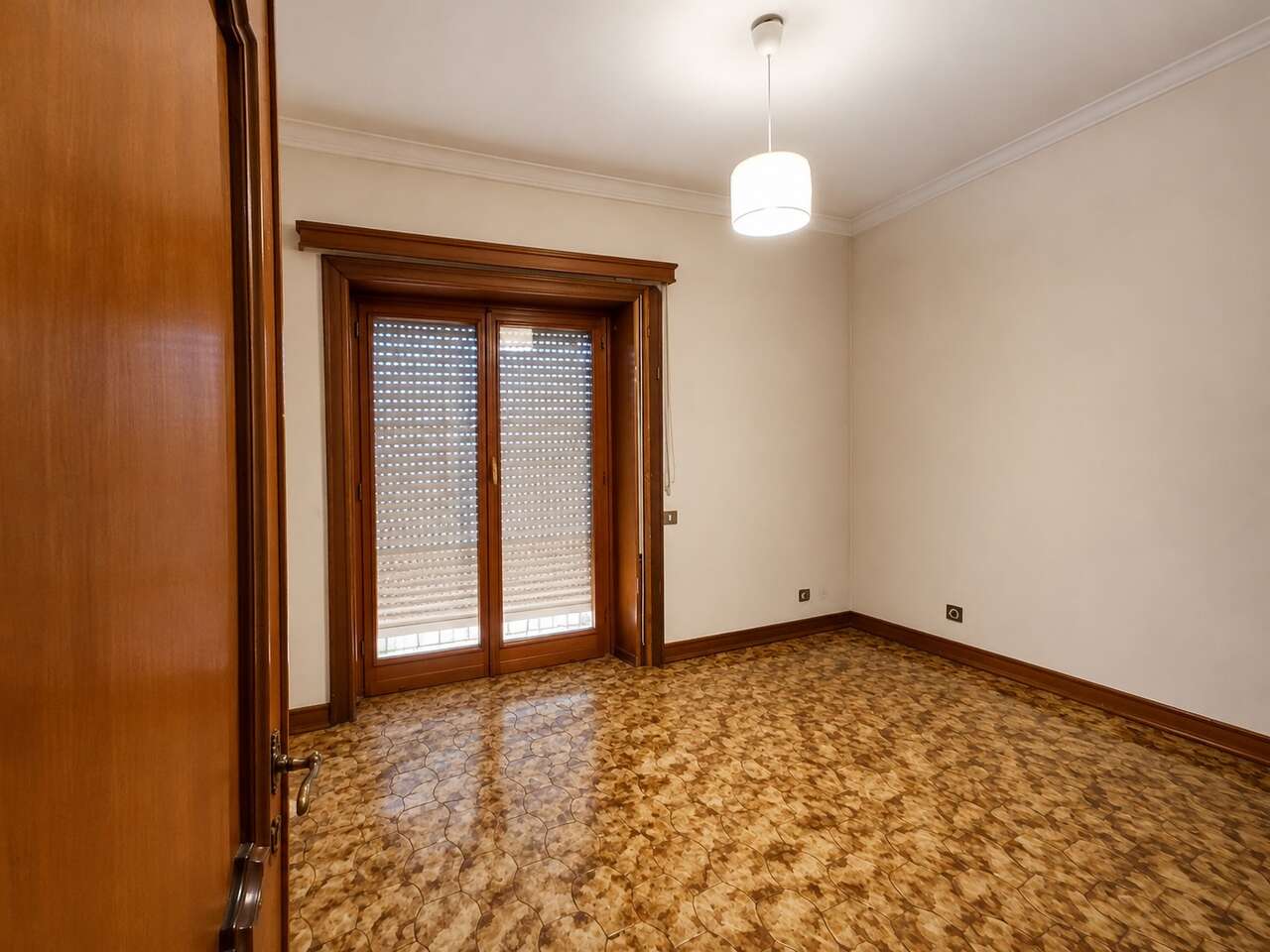 VIALE VATICANO, AMPIO APPARTAMENTO VIALE VATICANO, AMPIO APPARTAMENTO