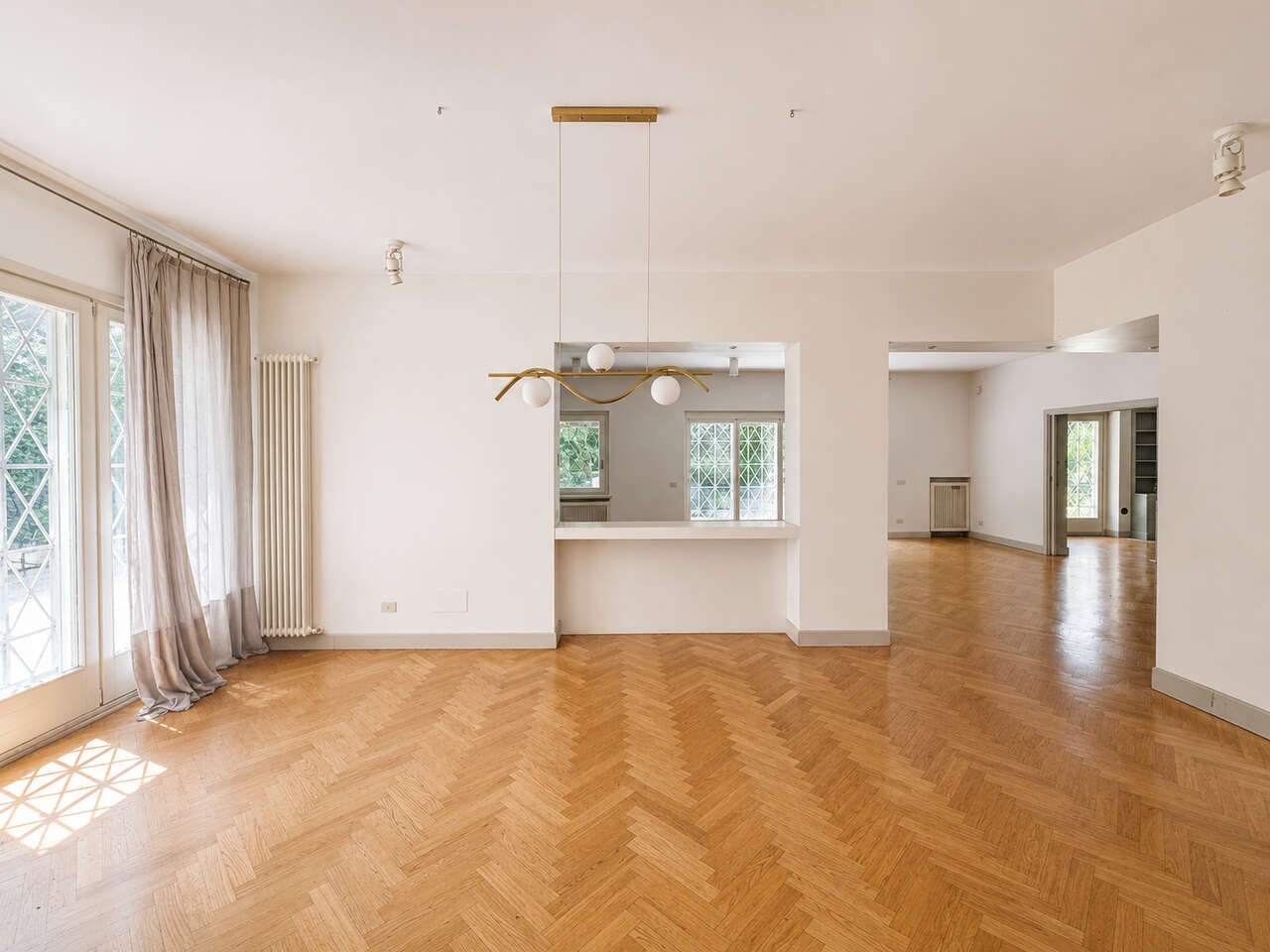 PARIOLI, ELEGANTE APPARTAMENTO CON GIARDINO