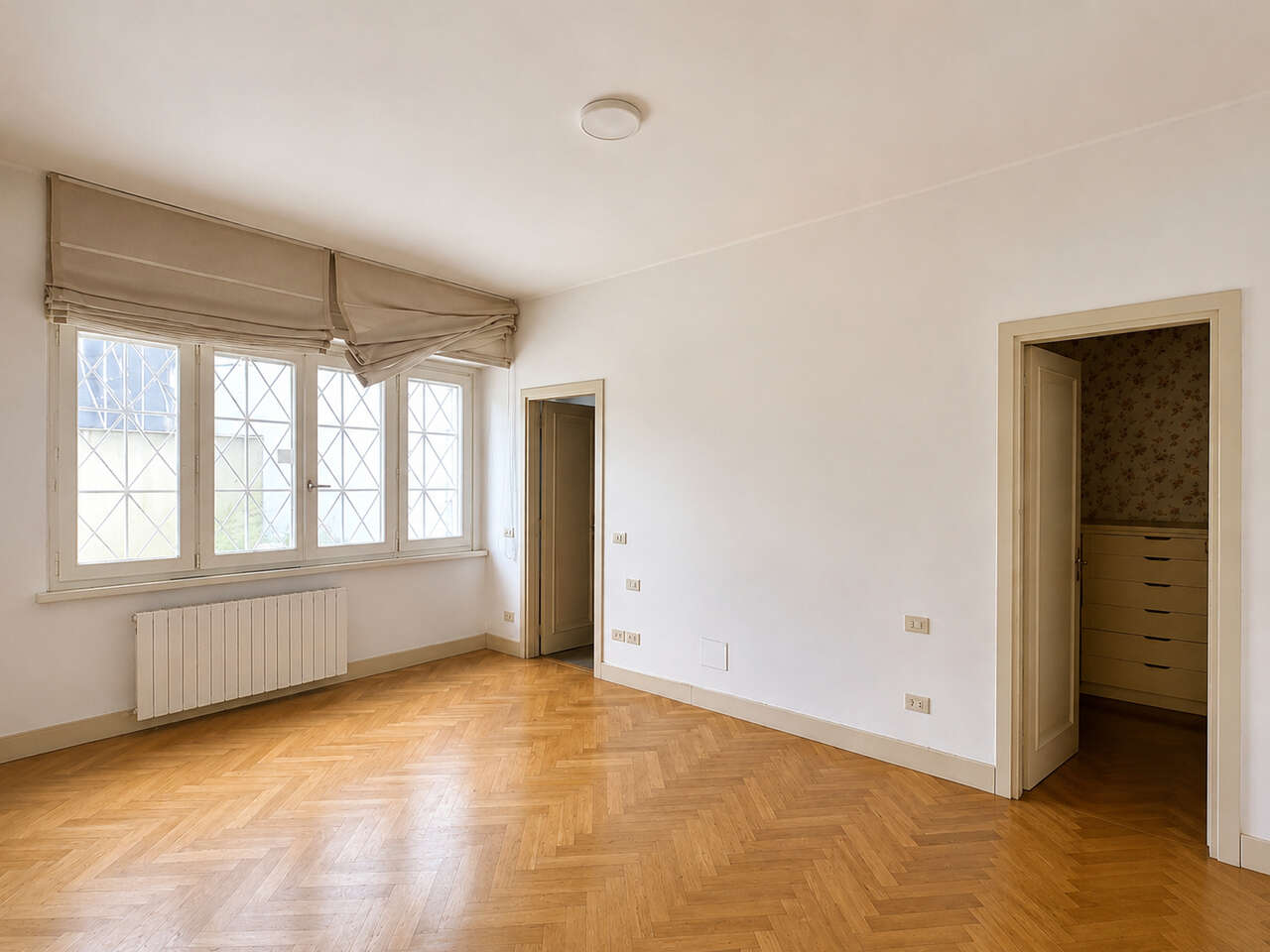 PARIOLI, ELEGANTE APPARTAMENTO CON GIARDINO
