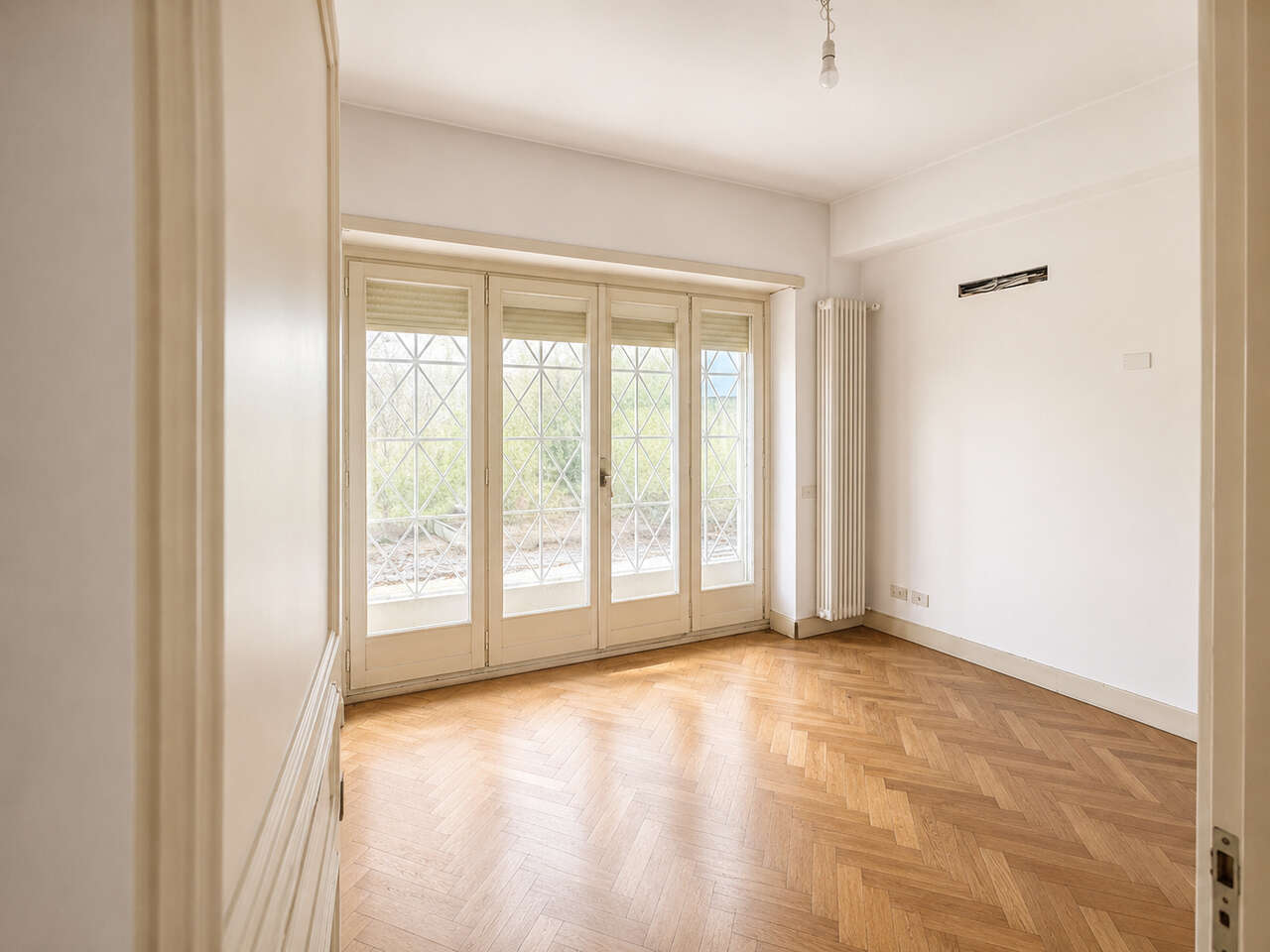 PARIOLI, ELEGANTE APPARTAMENTO CON GIARDINO