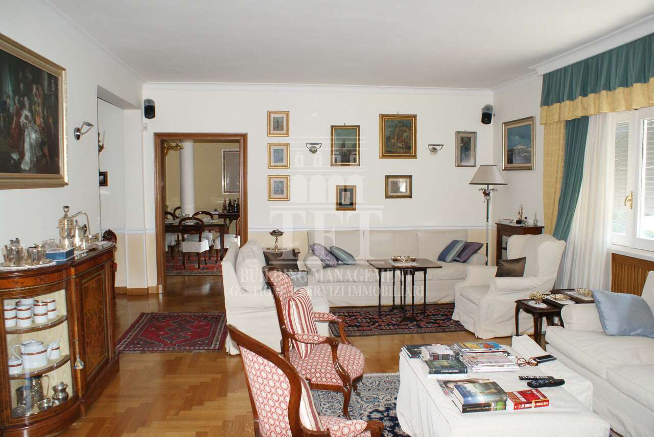 PRESTIGIOSO ATTICO SU DUE LIVELLI PRESTIGIOSO ATTICO SU DUE LIVELLI