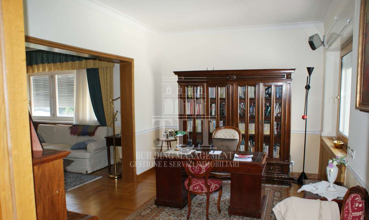 PRESTIGIOSO ATTICO SU DUE LIVELLI PRESTIGIOSO ATTICO SU DUE LIVELLI