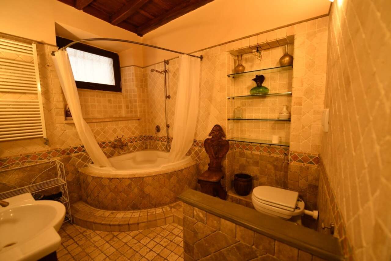 BARBERINI, SPLENDIDO TRILOCALE BARBERINI, SPLENDIDO TRILOCALE