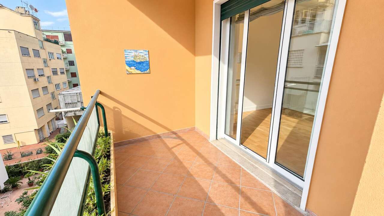 PARIOLI, ELEGANTE APPARTAMENTO CON BALCONE PARIOLI, ELEGANTE APPARTAMENTO CON BALCONE