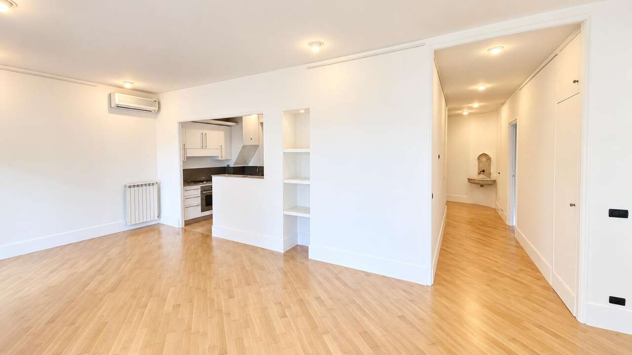 PARIOLI, ELEGANTE APPARTAMENTO CON BALCONE PARIOLI, ELEGANTE APPARTAMENTO CON BALCONE