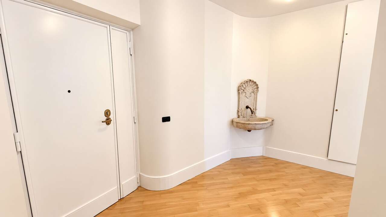 PARIOLI, ELEGANTE APPARTAMENTO CON BALCONE PARIOLI, ELEGANTE APPARTAMENTO CON BALCONE