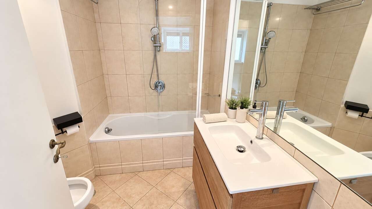 PARIOLI, ELEGANTE APPARTAMENTO CON BALCONE PARIOLI, ELEGANTE APPARTAMENTO CON BALCONE