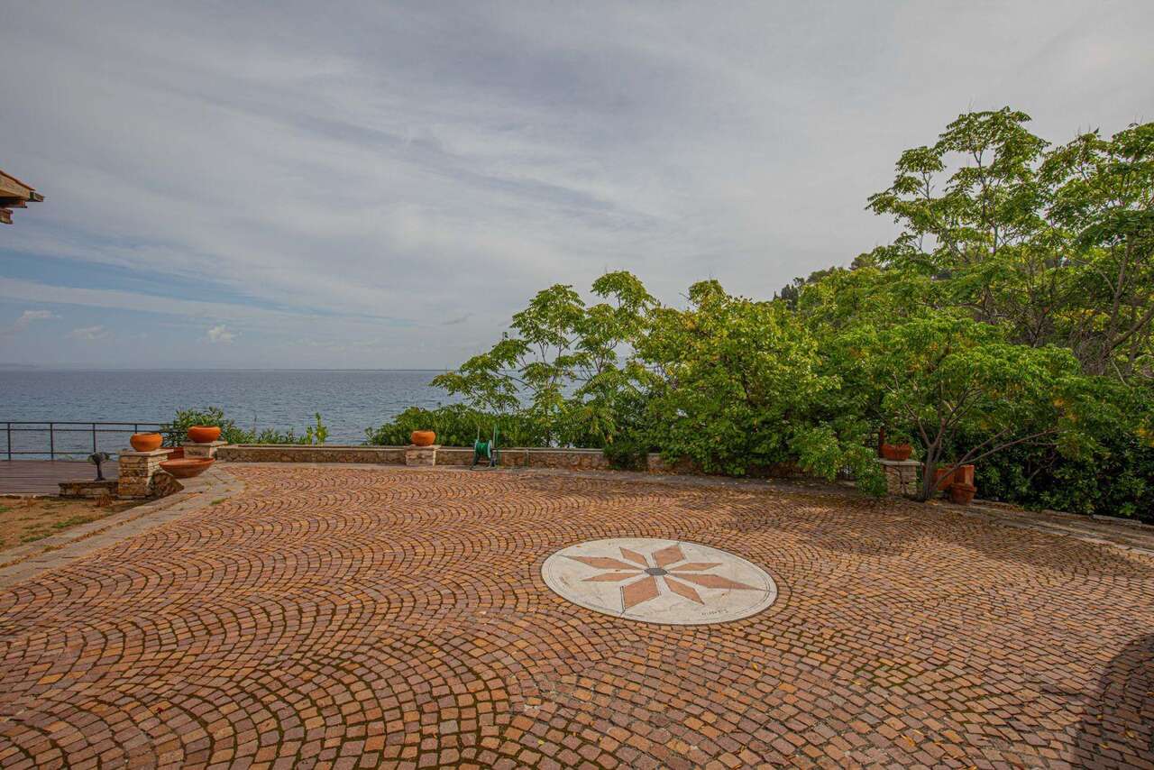 PORTO SANTO STEFANO PRESTIGIOUS VILLA