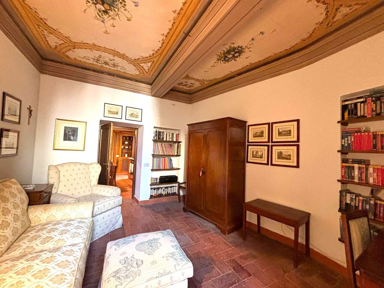 APPARTAMENTO NEL CENTRO STORICO DI CAPALBIO APPARTAMENTO NEL CENTRO STORICO DI CAPALBIO