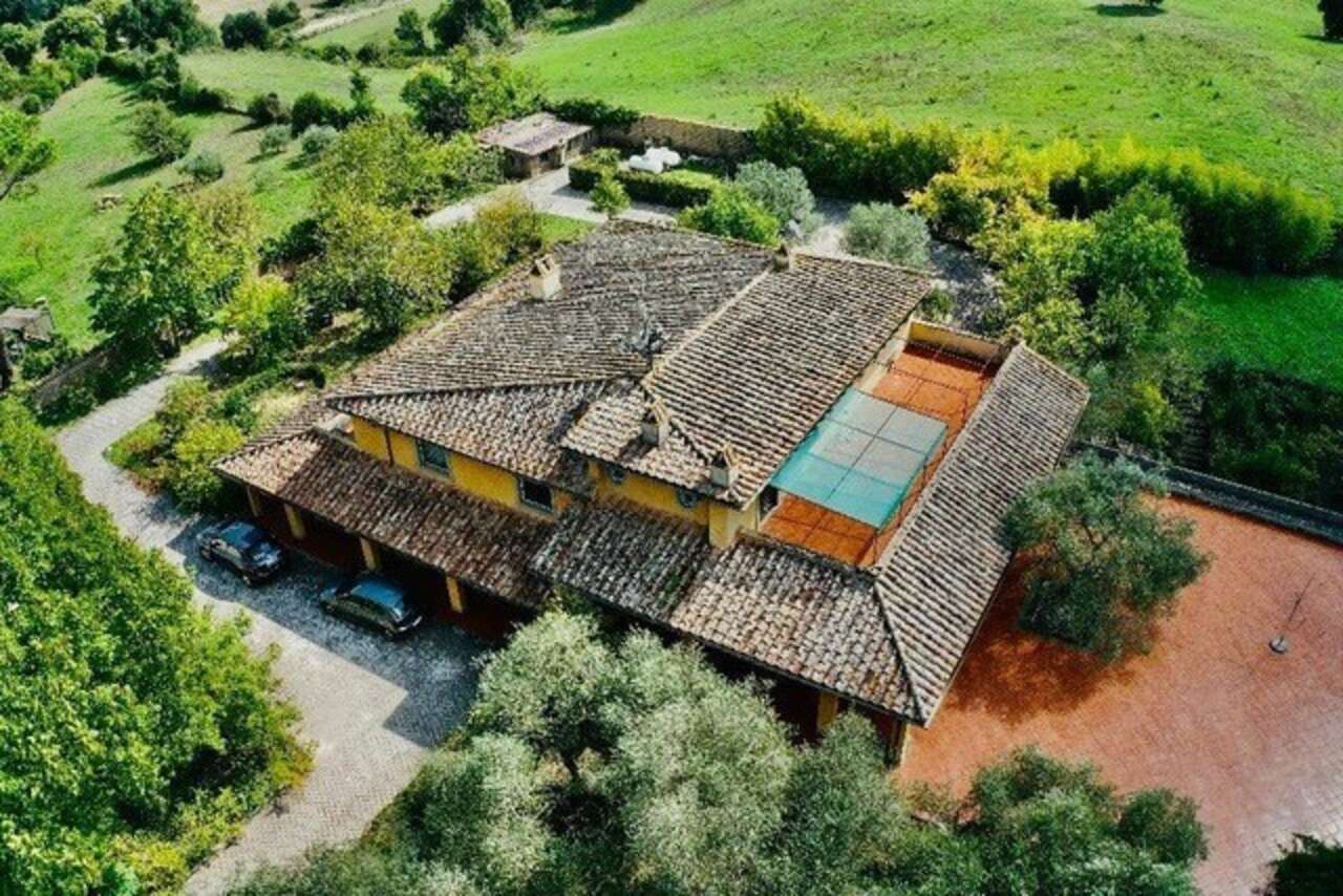 PARCO DI VEIO ESCLUSIVA VILLA IN VENDITA PARCO DI VEIO ESCLUSIVA VILLA IN VENDITA