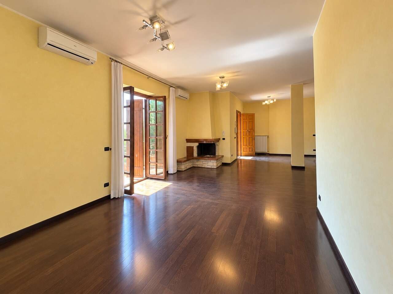 MONTE SORATTE, PRESTIGIOSA VILLA MONTE SORATTE, PRESTIGIOSA VILLA