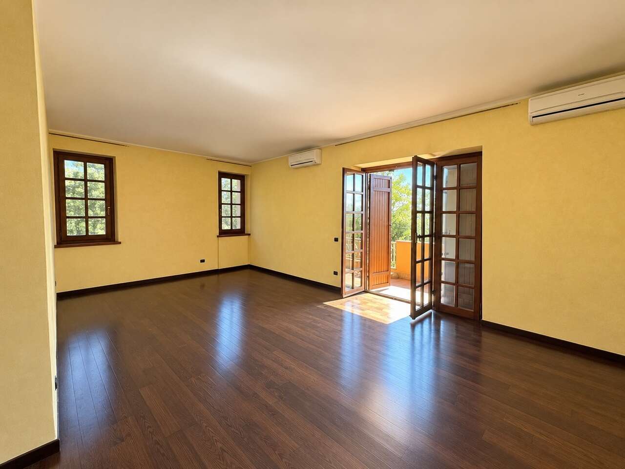MONTE SORATTE, PRESTIGIOSA VILLA MONTE SORATTE, PRESTIGIOSA VILLA