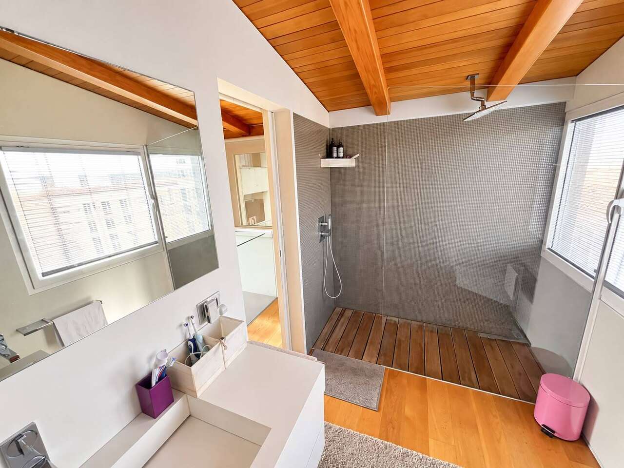 IMMOBILE DAL DESIGN MODERNO IN VILLINO LIBERTY