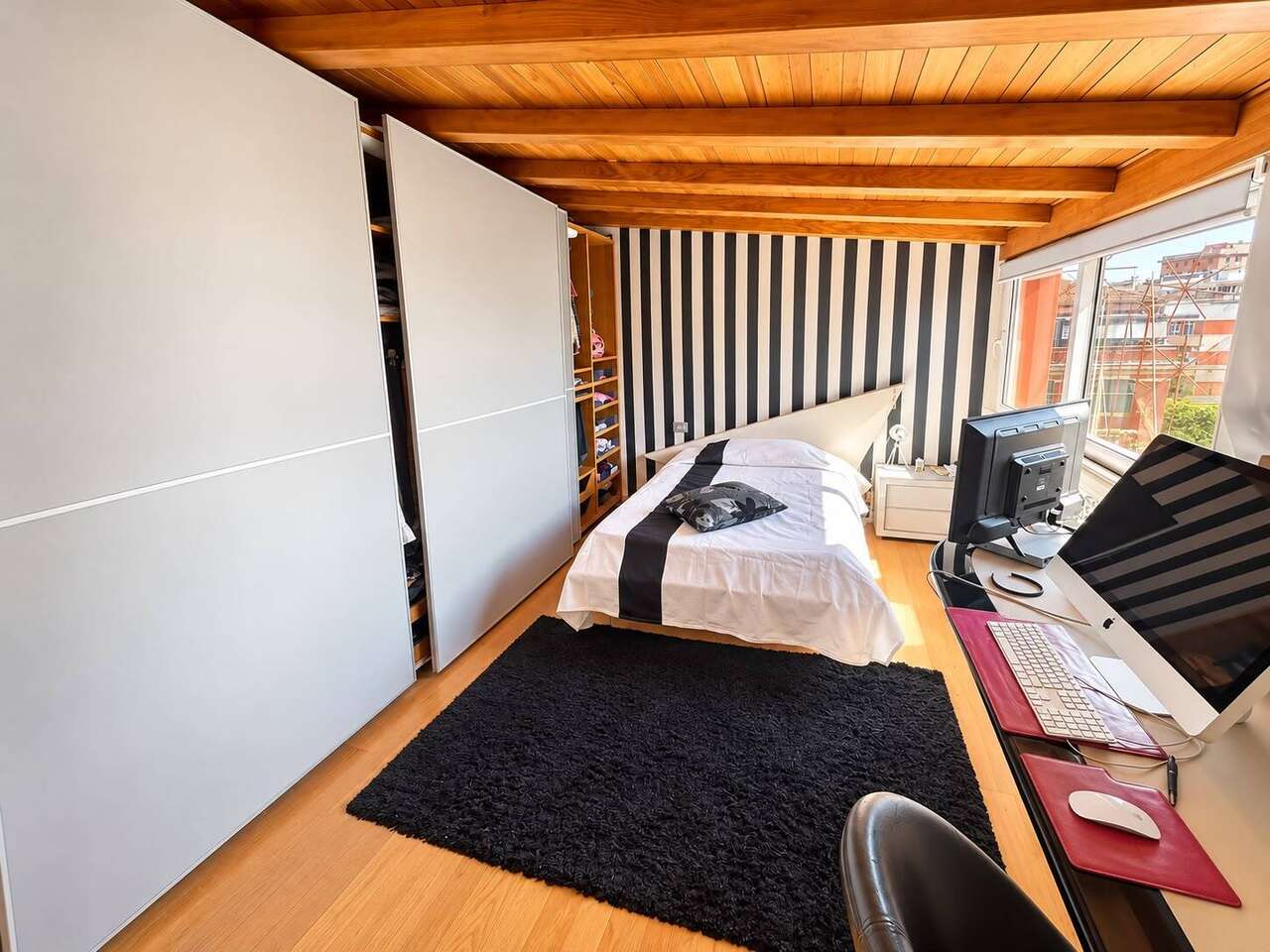 IMMOBILE DAL DESIGN MODERNO IN VILLINO LIBERTY