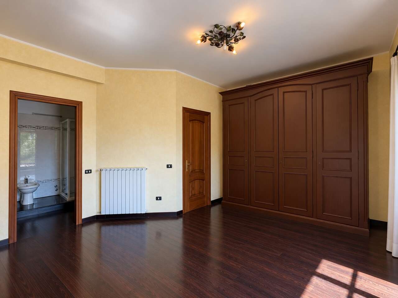 MONTE SORATTE, PRESTIGIOSA VILLA DIVISIBILE