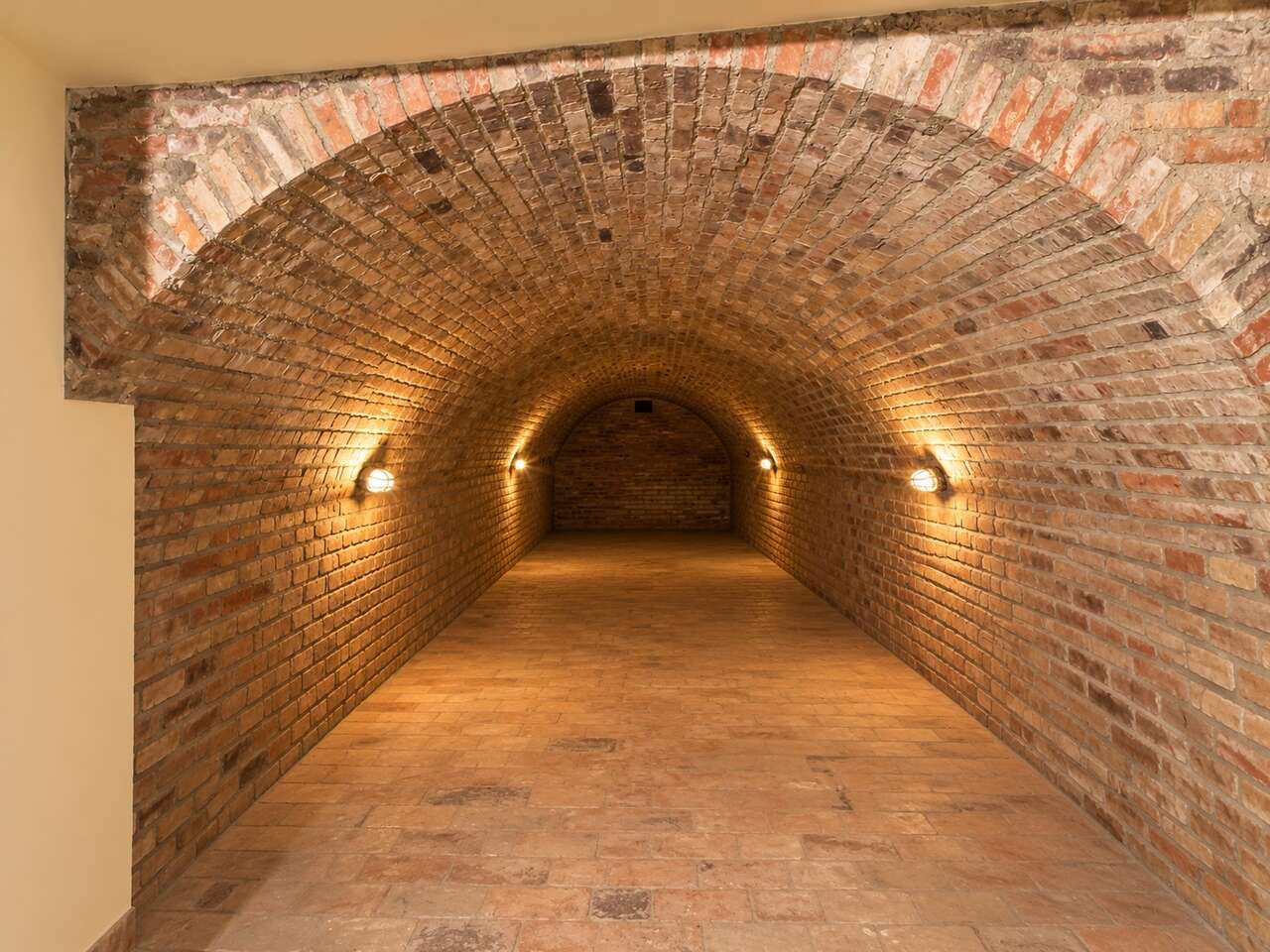 MONTE SORATTE, PRESTIGIOSA VILLA DIVISIBILE